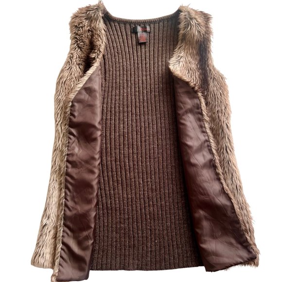 JJ Basics Faux Fur Women's Boho Vest - Picture 2 of 4